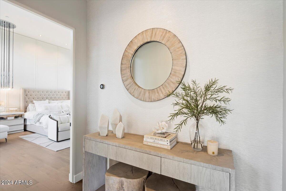 WHITE HORSE - Residential