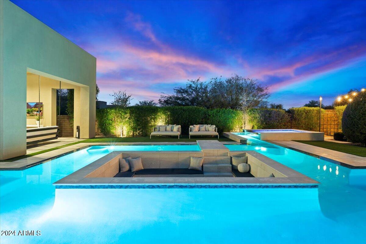 WHITE HORSE - Residential