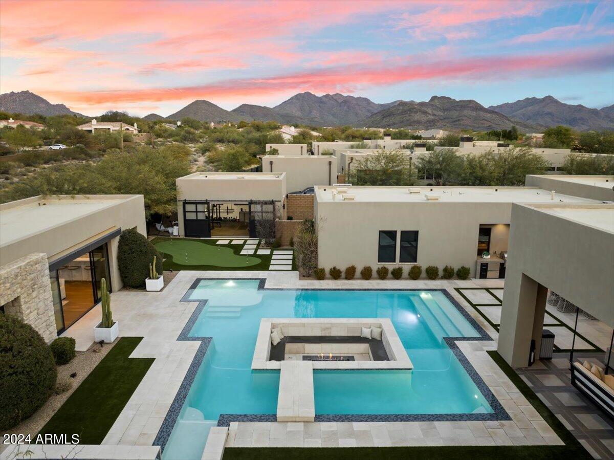 WHITE HORSE - Residential