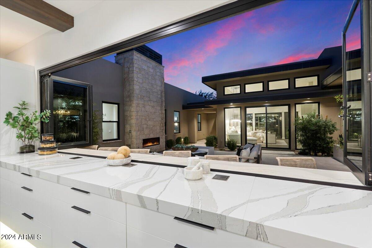WHITE HORSE - Residential