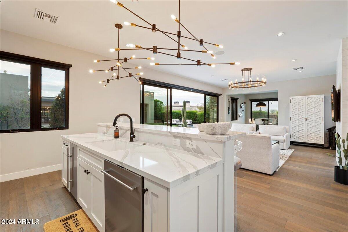 WHITE HORSE - Residential