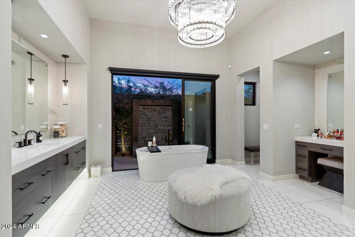 WHITE HORSE - Residential