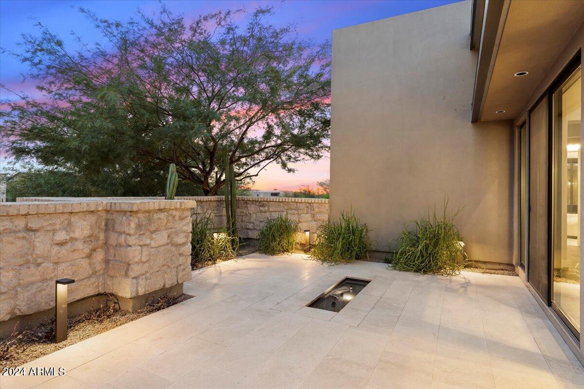 WHITE HORSE - Residential