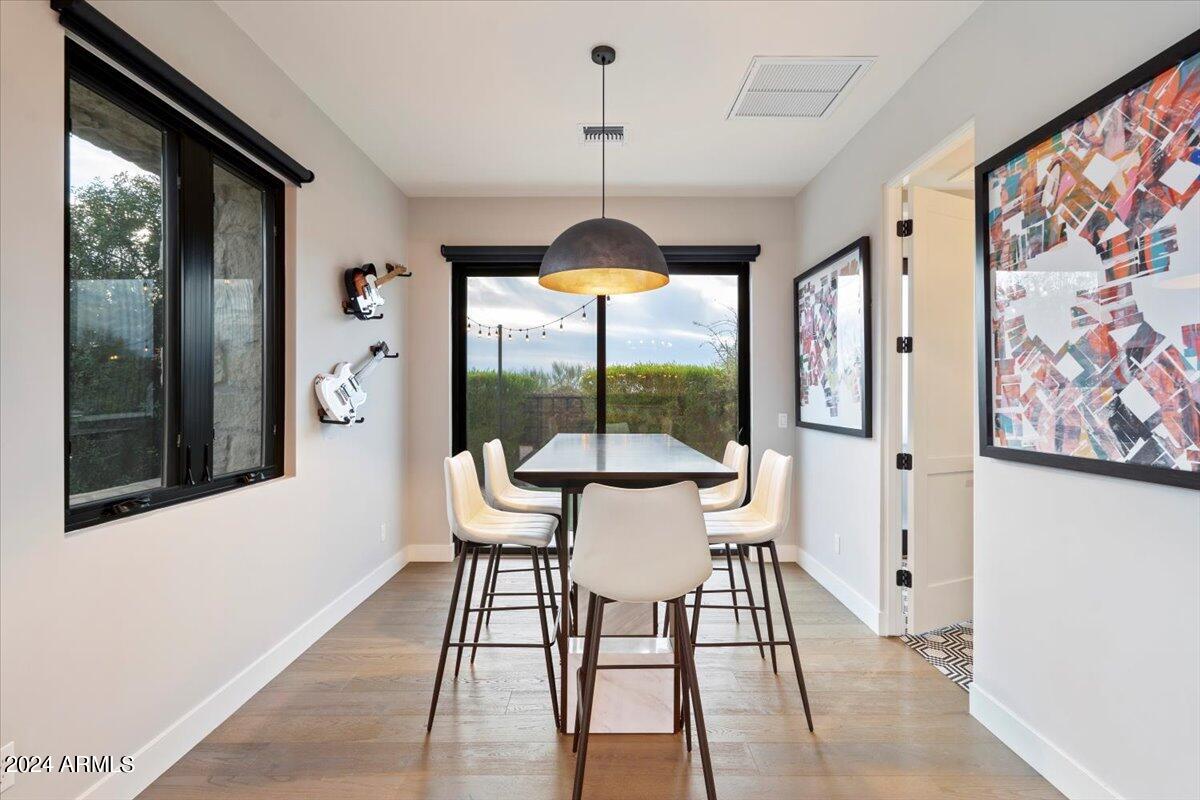 WHITE HORSE - Residential