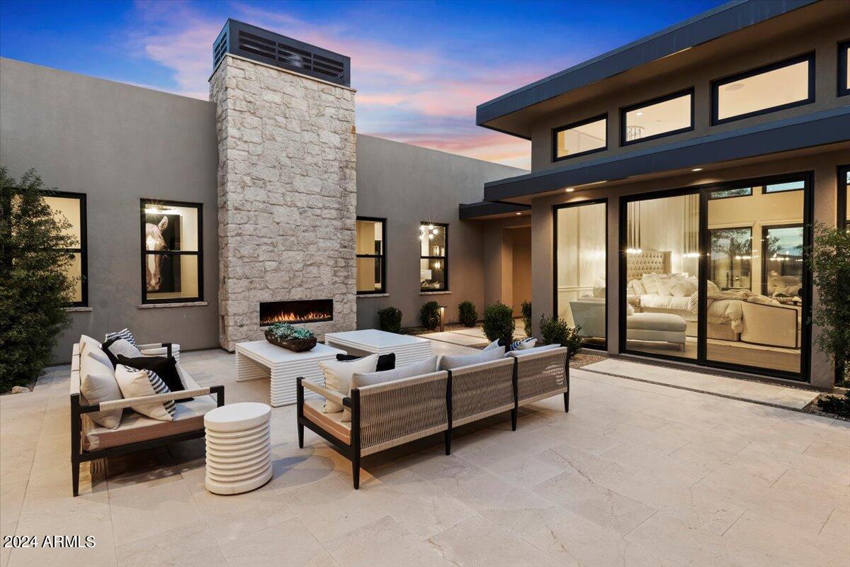 WHITE HORSE - Residential
