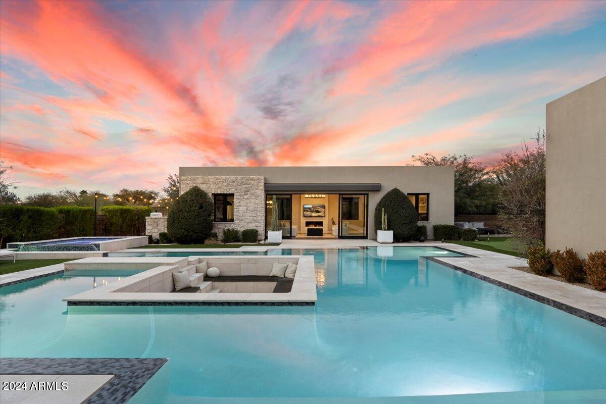 WHITE HORSE - Residential