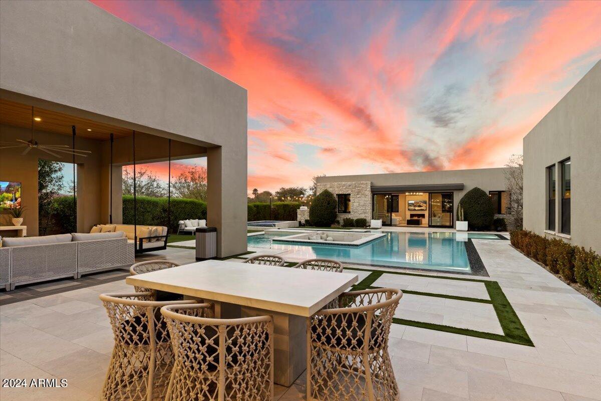 WHITE HORSE - Residential