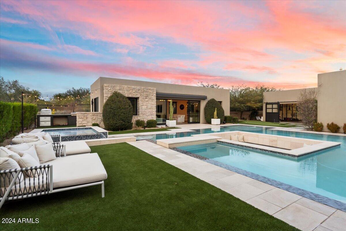 WHITE HORSE - Residential