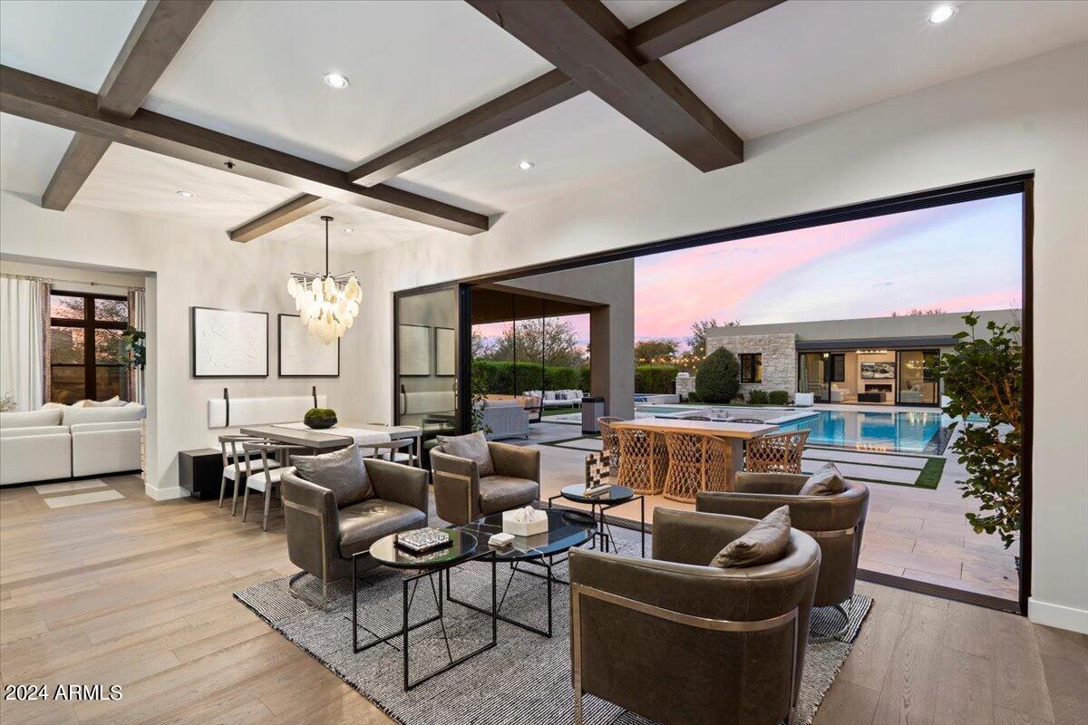 WHITE HORSE - Residential