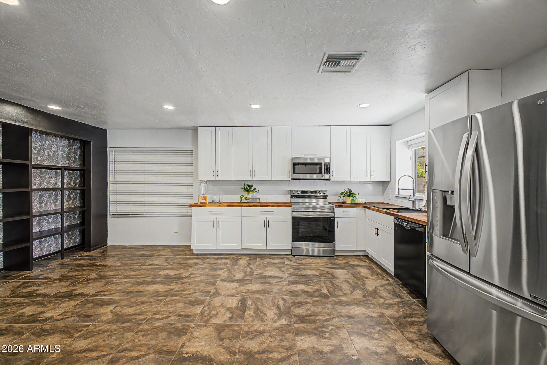 DAVE BROWN UNIT 3 - Residential