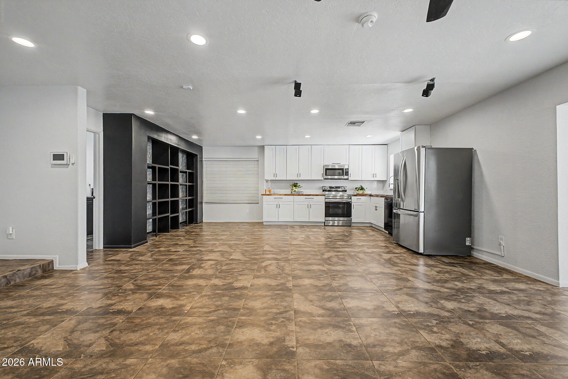DAVE BROWN UNIT 3 - Residential
