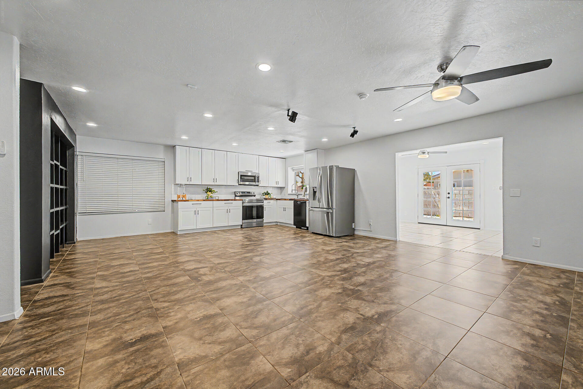 DAVE BROWN UNIT 3 - Residential