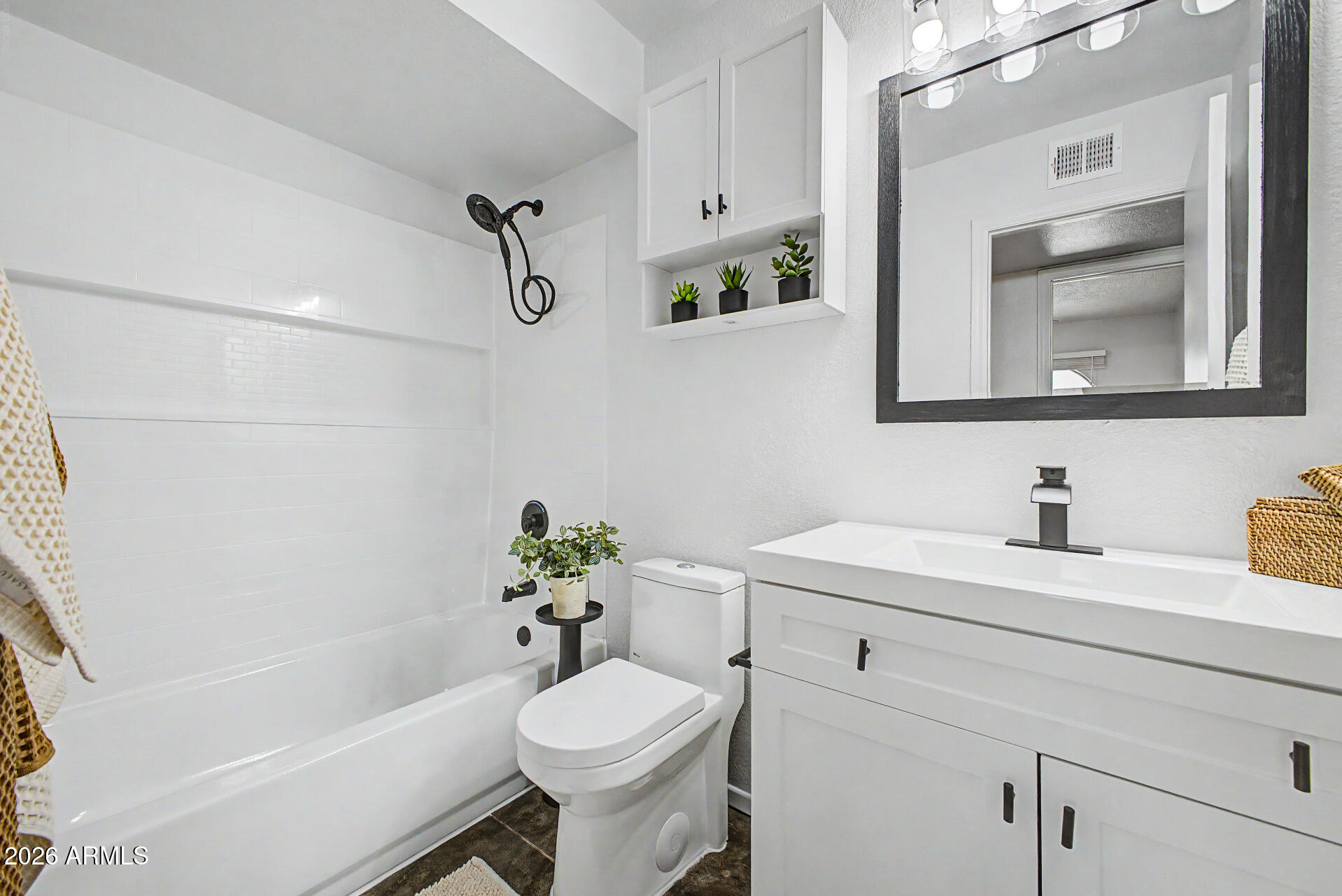 DAVE BROWN UNIT 3 - Residential