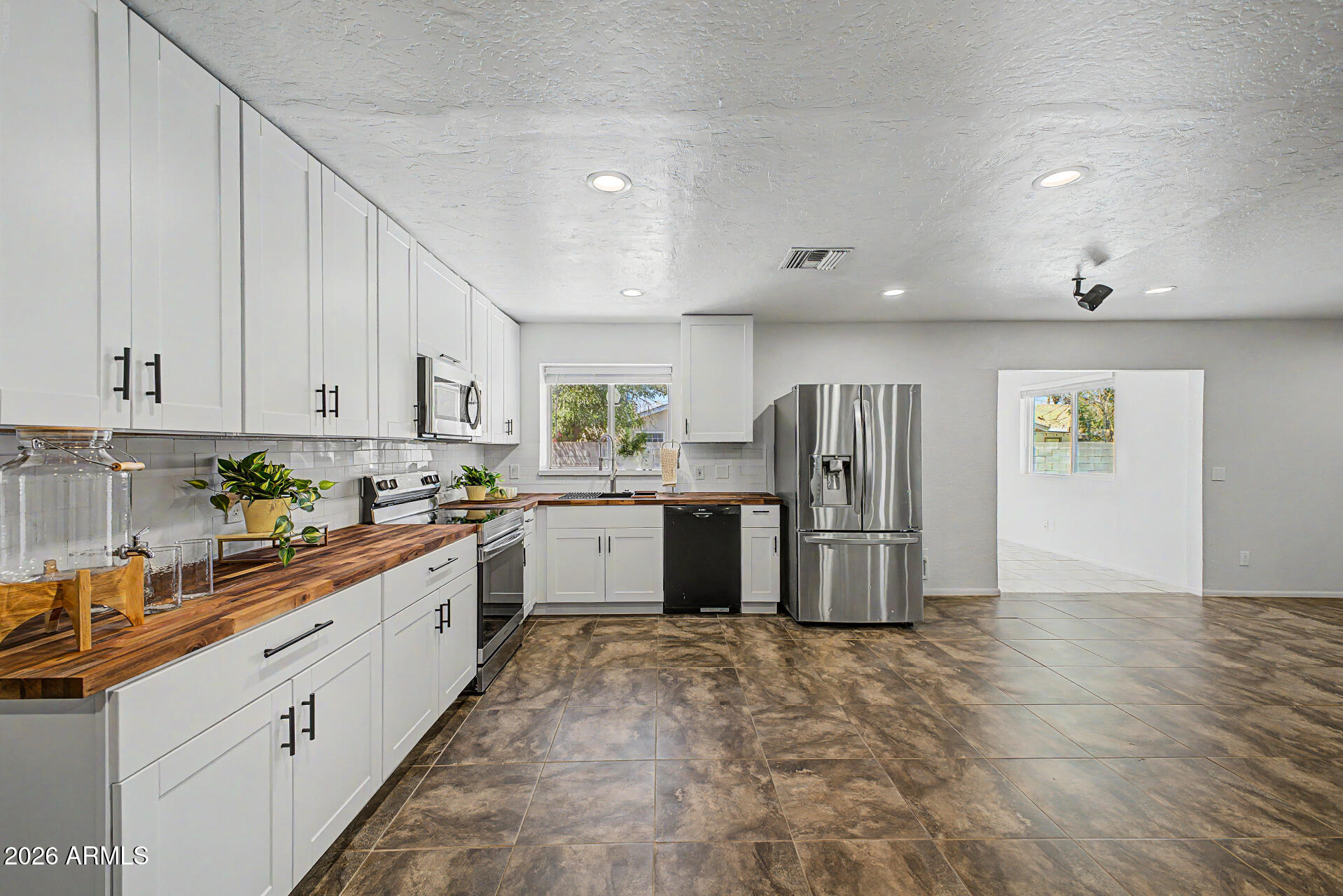 DAVE BROWN UNIT 3 - Residential