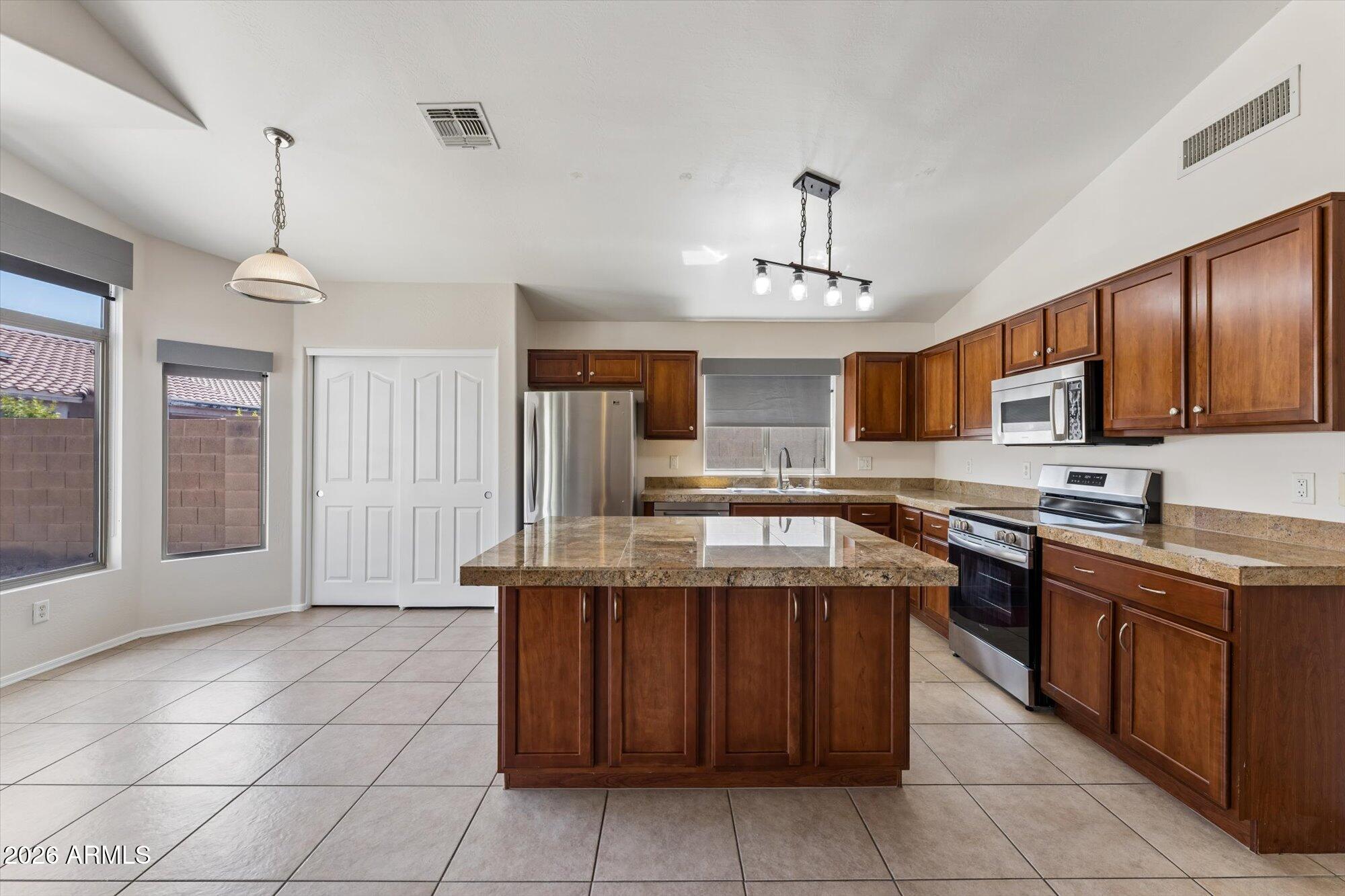 FESTIVA COURT - Residential