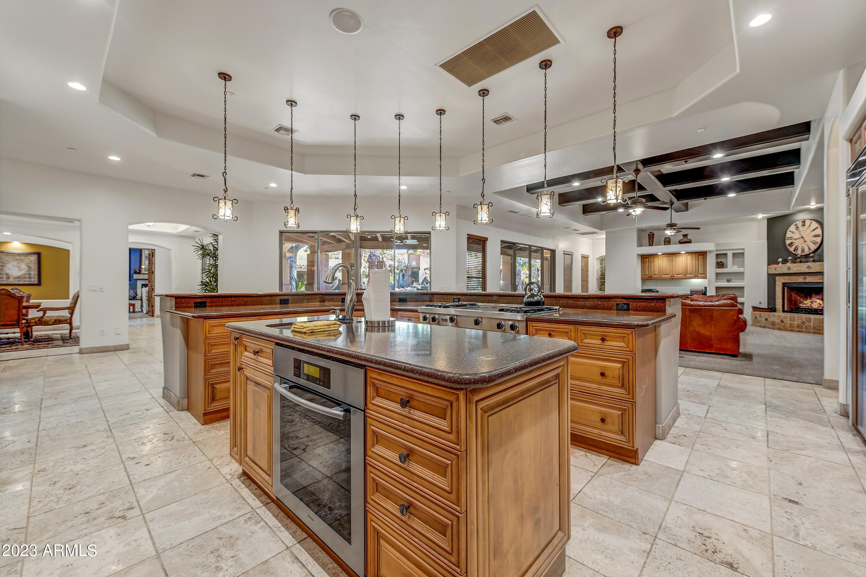 MIRAGE CROSSING - Residential