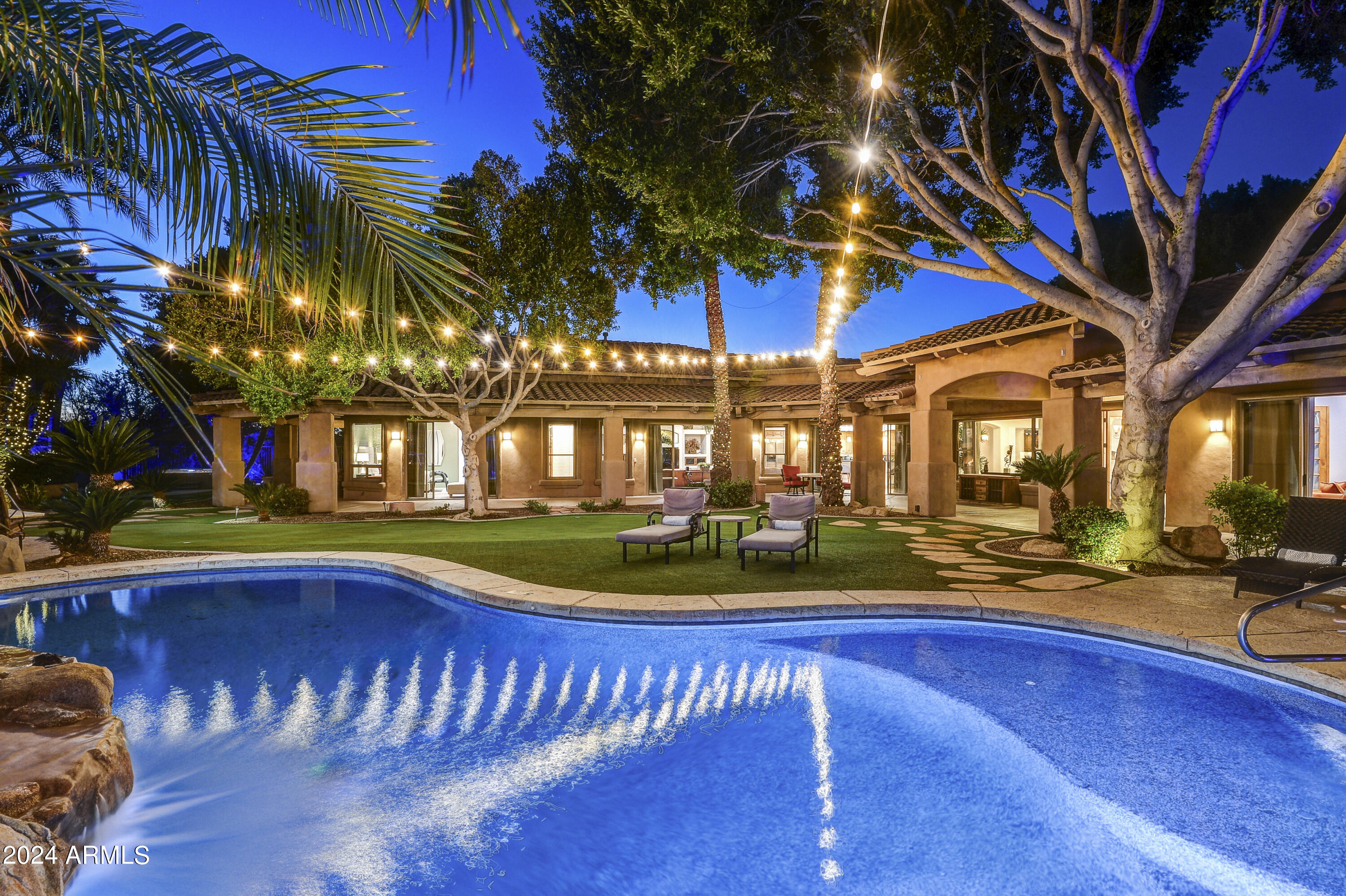 MIRAGE CROSSING - Residential