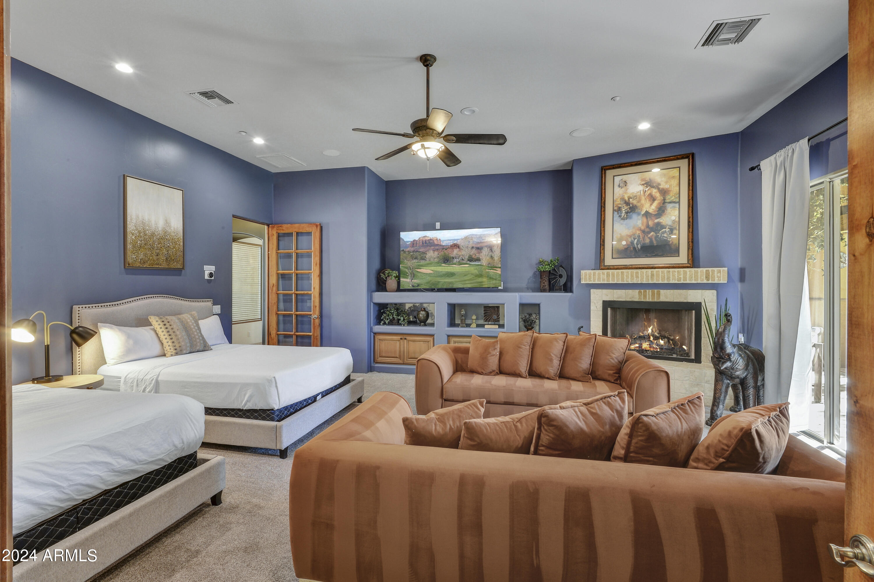 MIRAGE CROSSING - Residential
