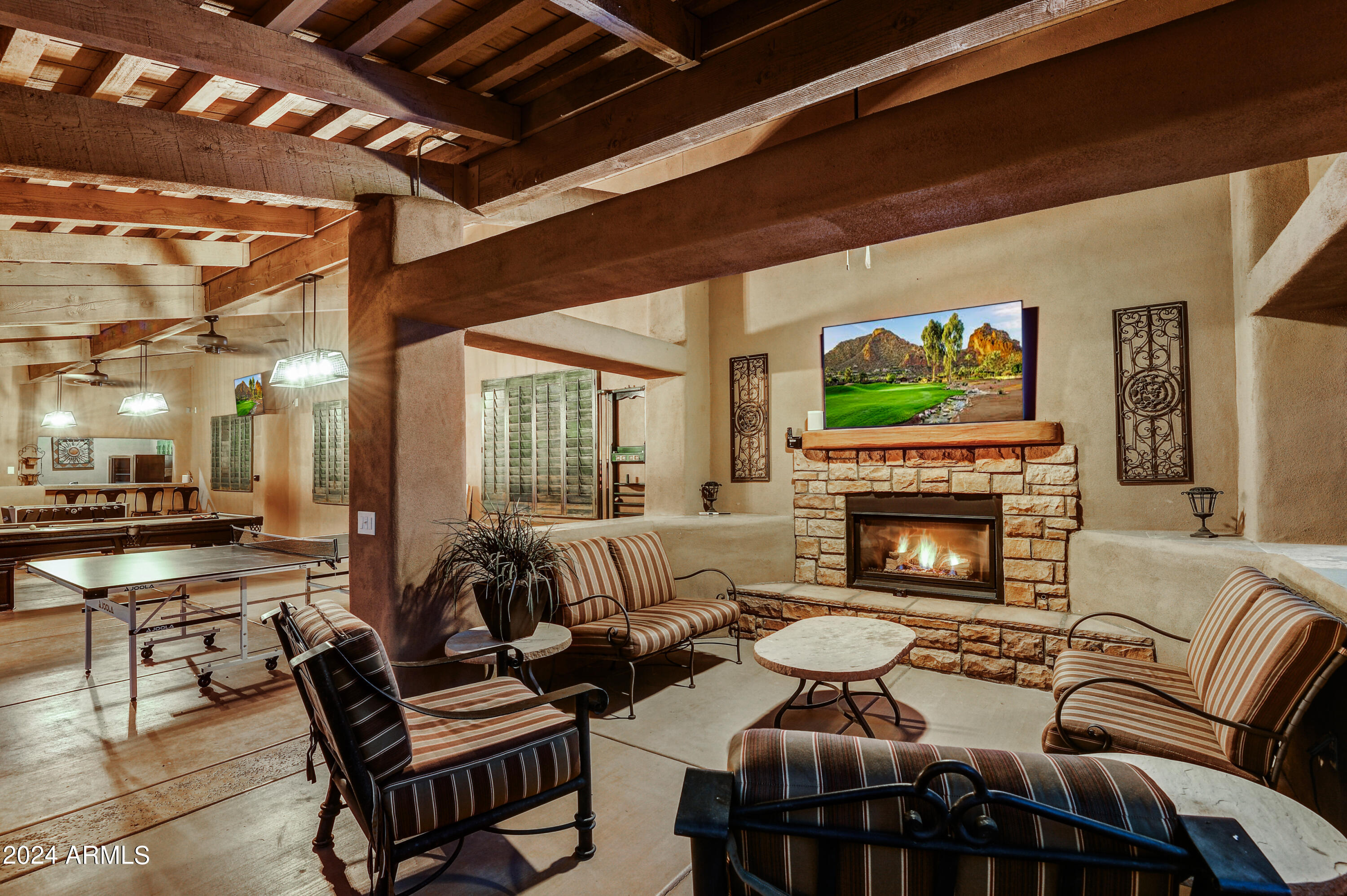 MIRAGE CROSSING - Residential