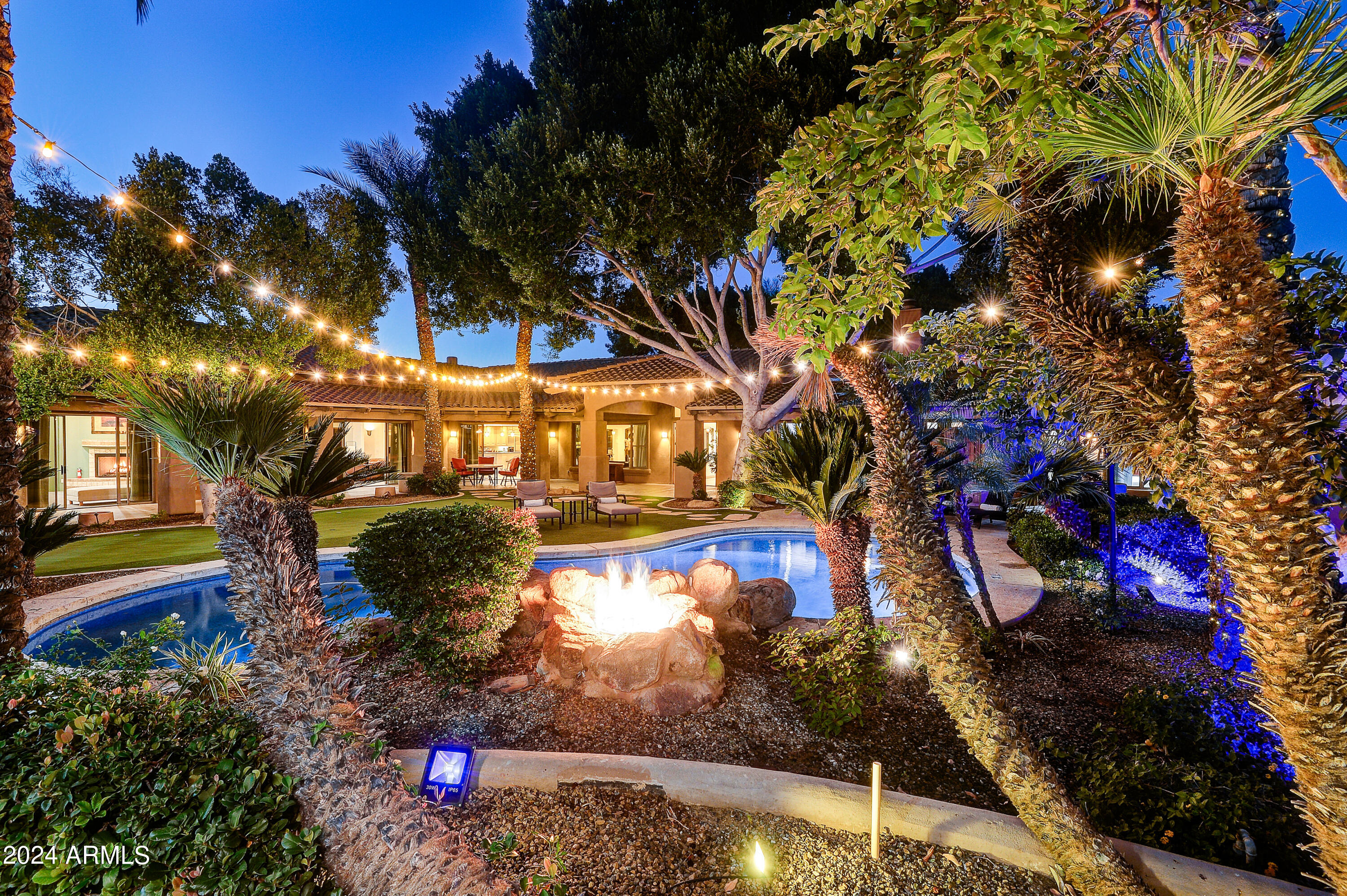 MIRAGE CROSSING - Residential