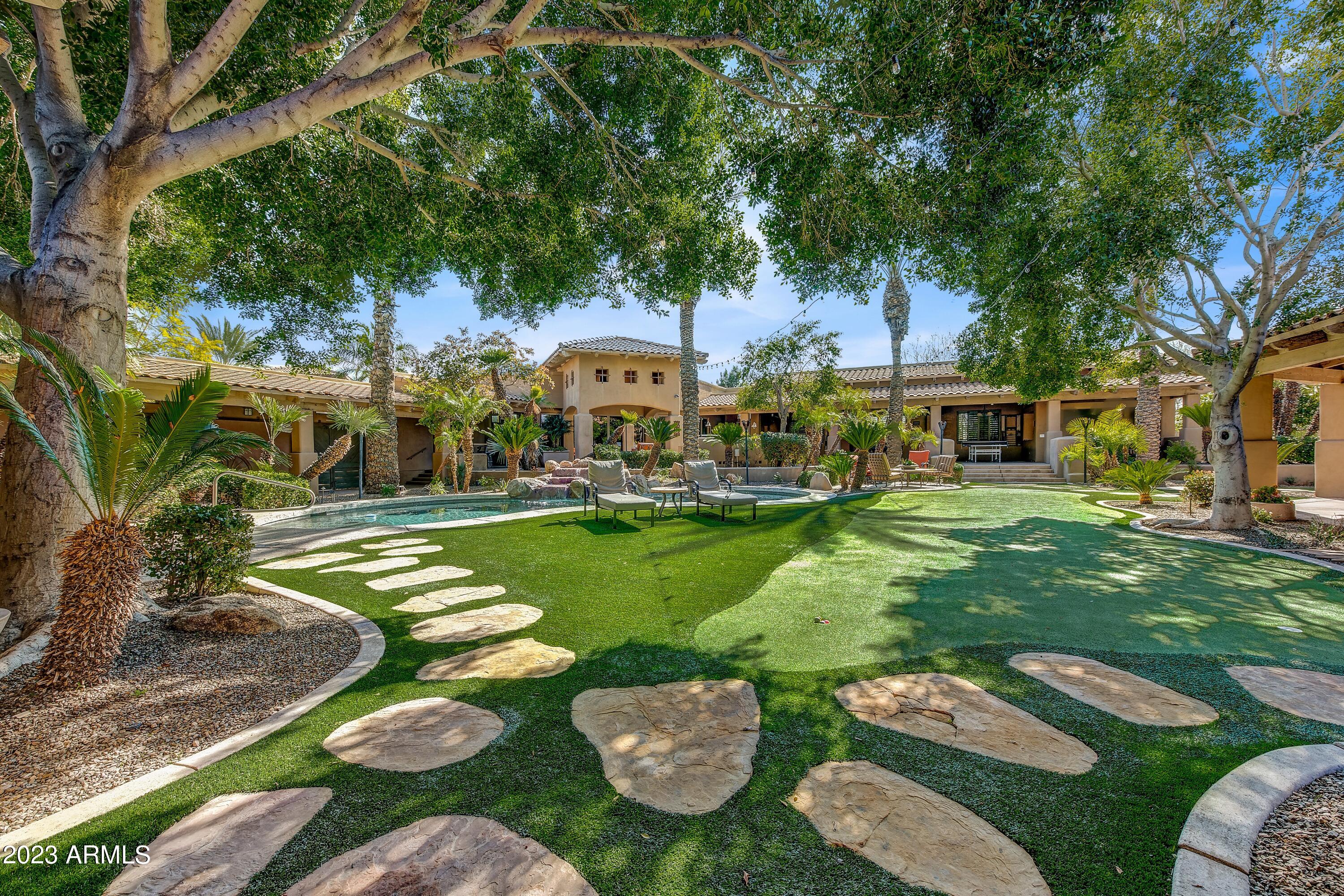 MIRAGE CROSSING - Residential