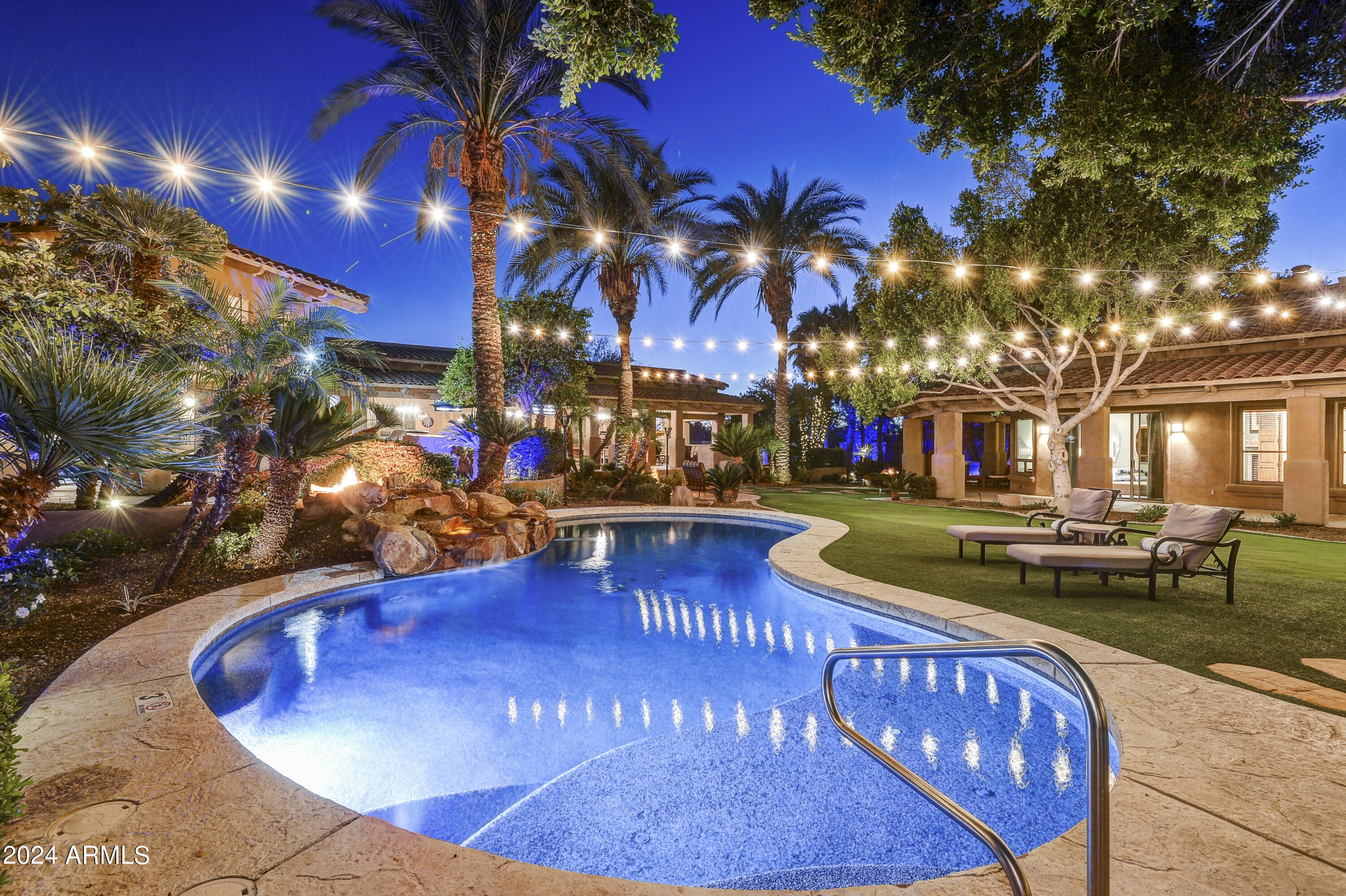 MIRAGE CROSSING - Residential