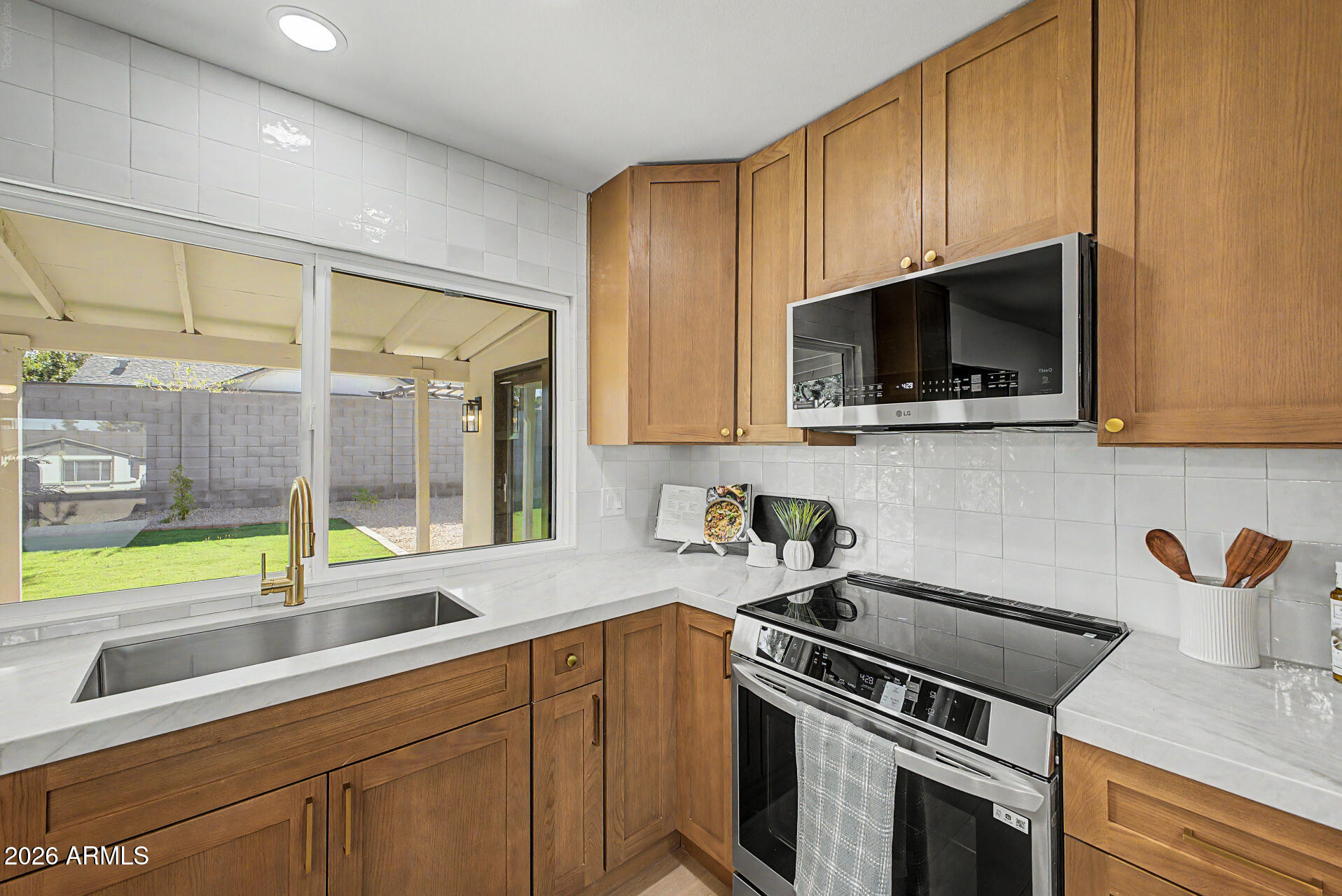 DESERT VISTA UNIT 4 - Residential