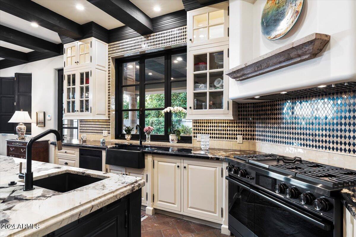 ARTESANO AT TROON CANYON - Residential