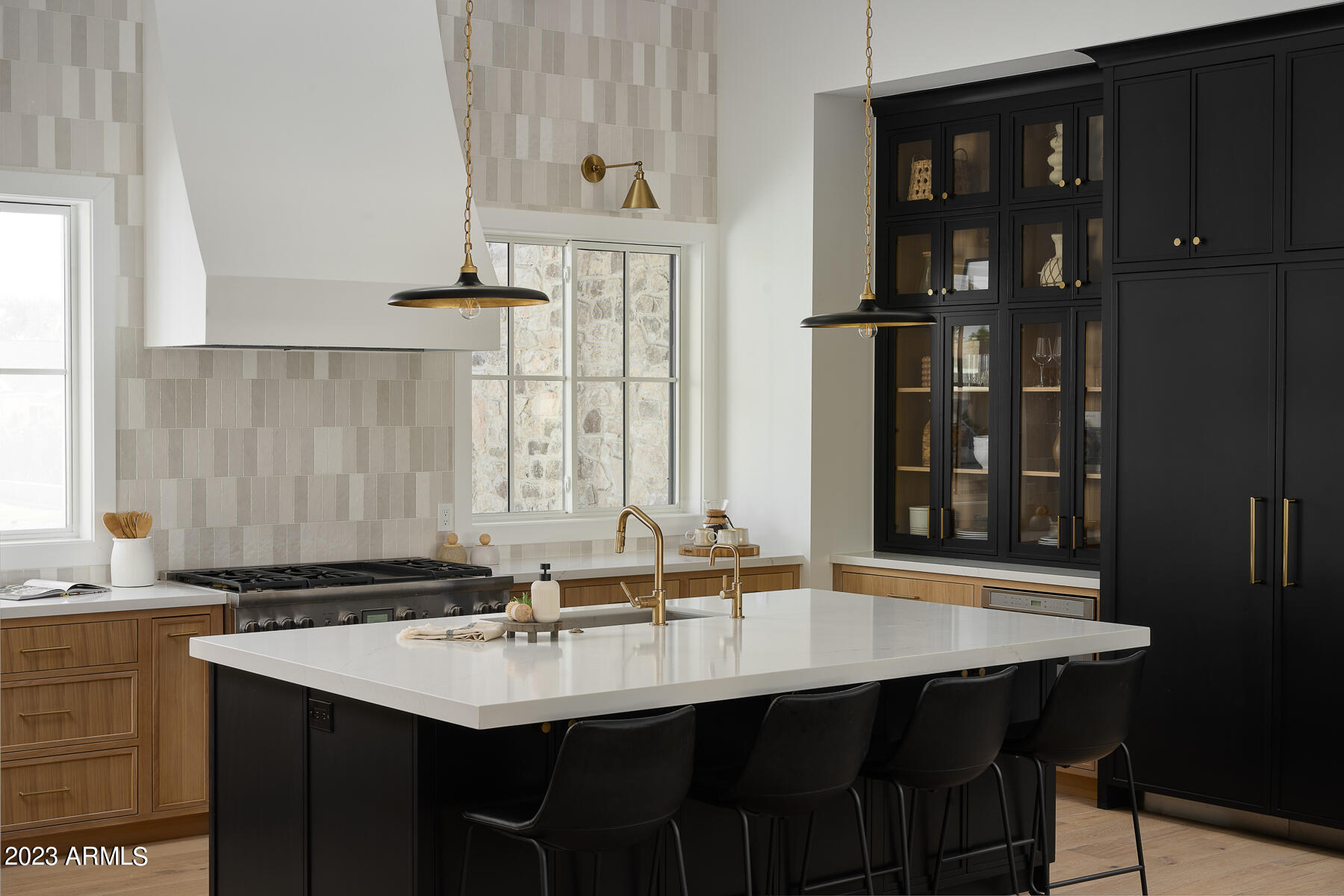 CAMELBACK VILLA - Residential