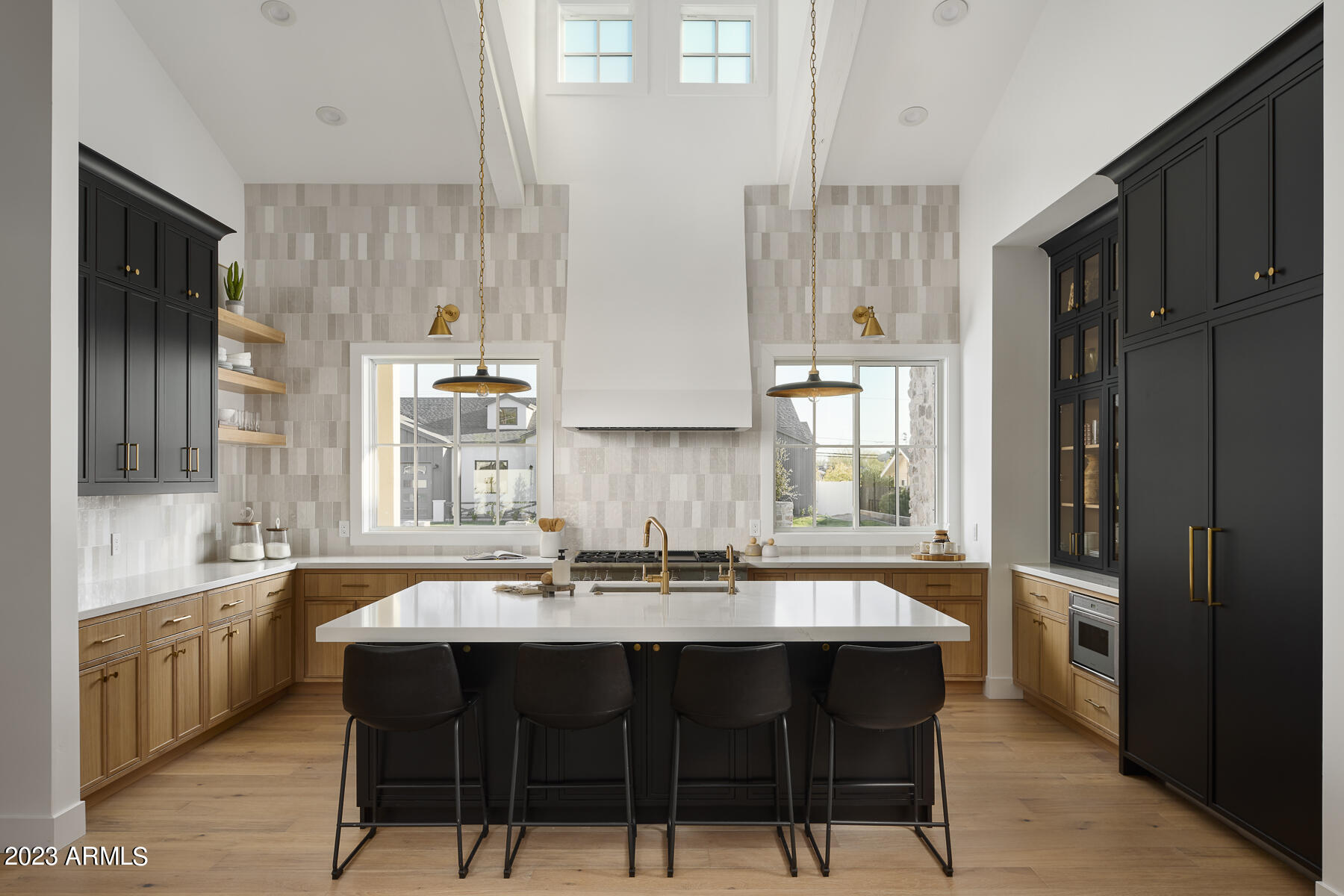 CAMELBACK VILLA - Residential