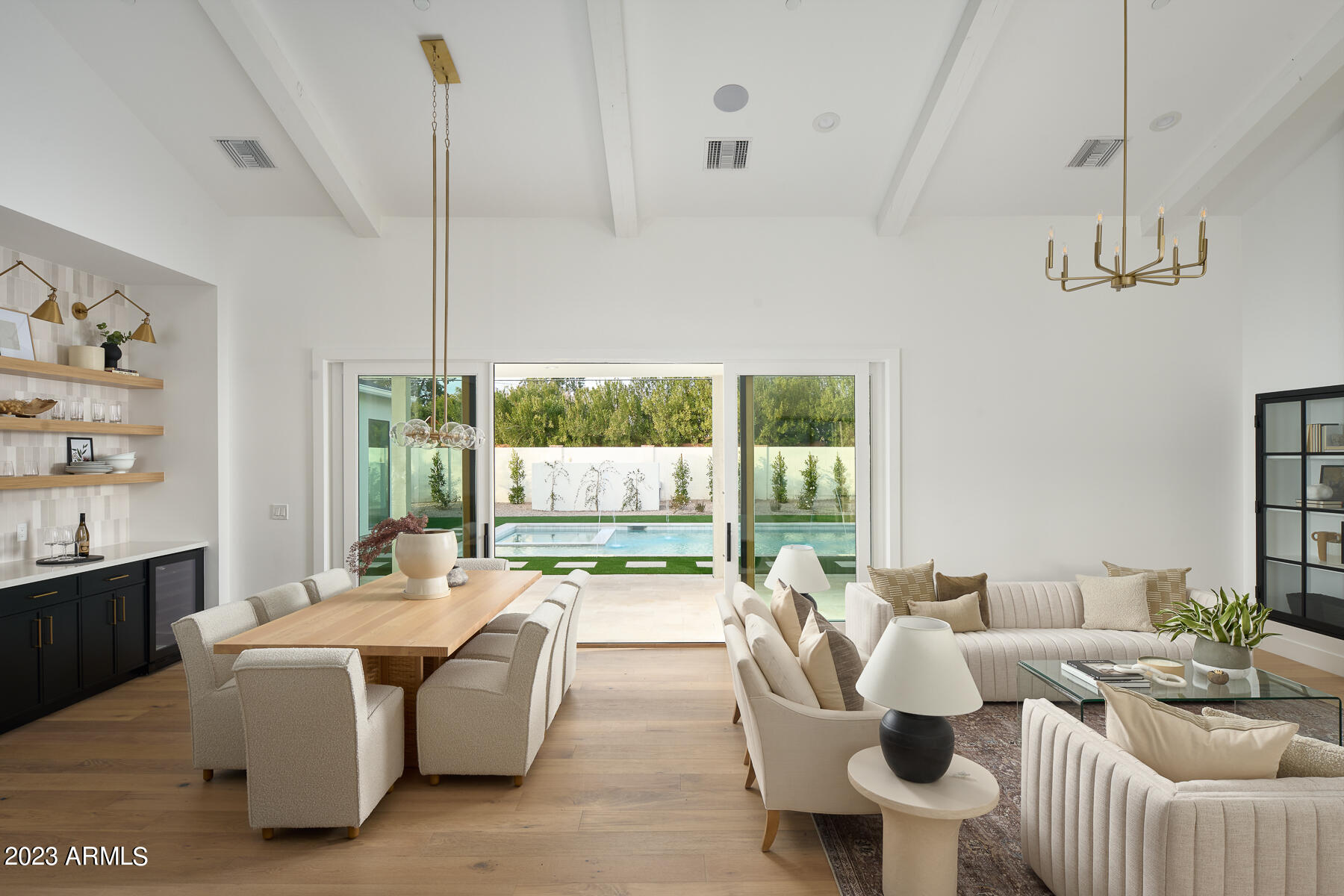 CAMELBACK VILLA - Residential