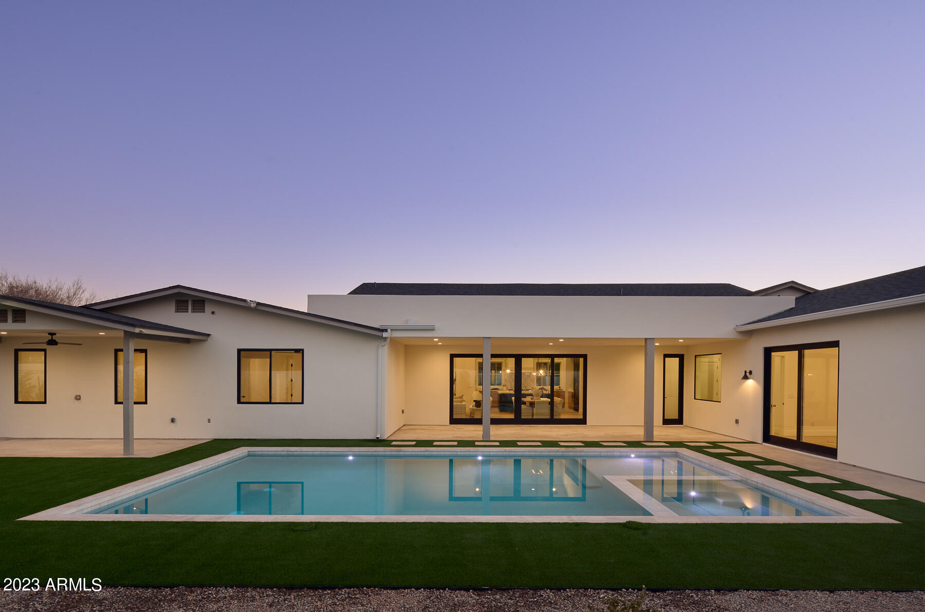 CAMELBACK VILLA - Residential