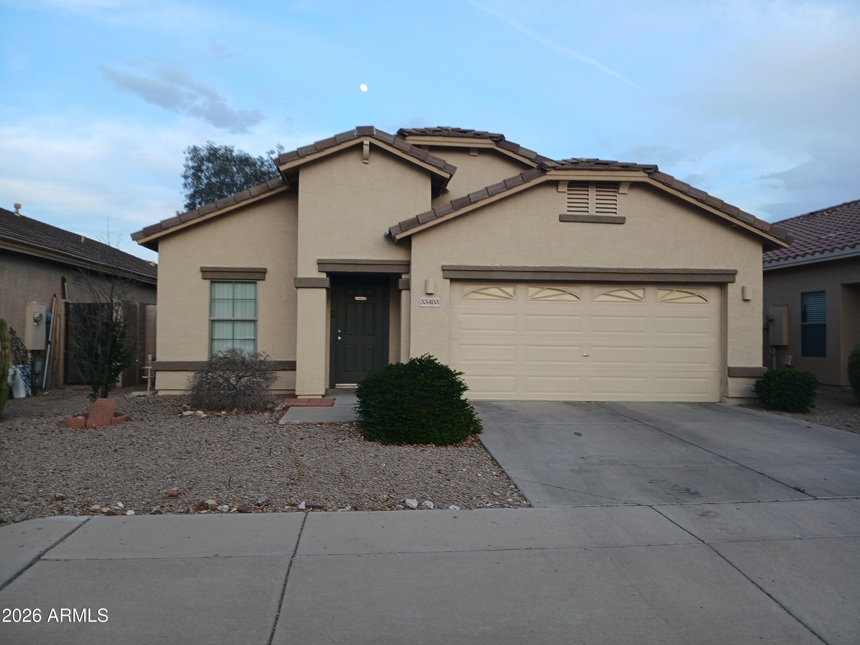 Beautiful floor plan with 4 bedrooms. Maple cabinet, corian countertop in kitchen. A mile away fro shopping area. No neighbor to the backyard.