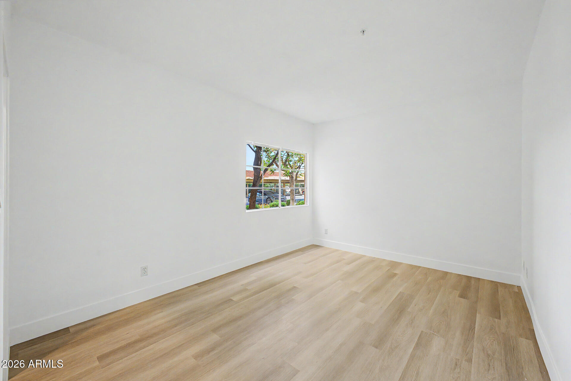 MISSION DEL ARROYOS CONDOMINIUM - Residential