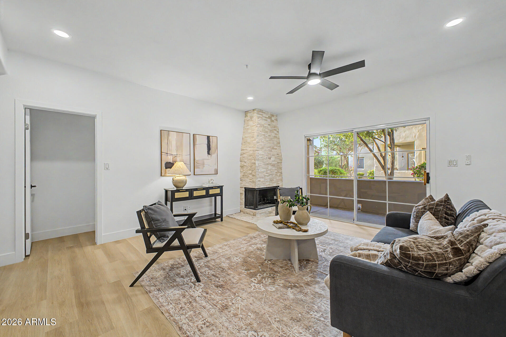MISSION DEL ARROYOS CONDOMINIUM - Residential