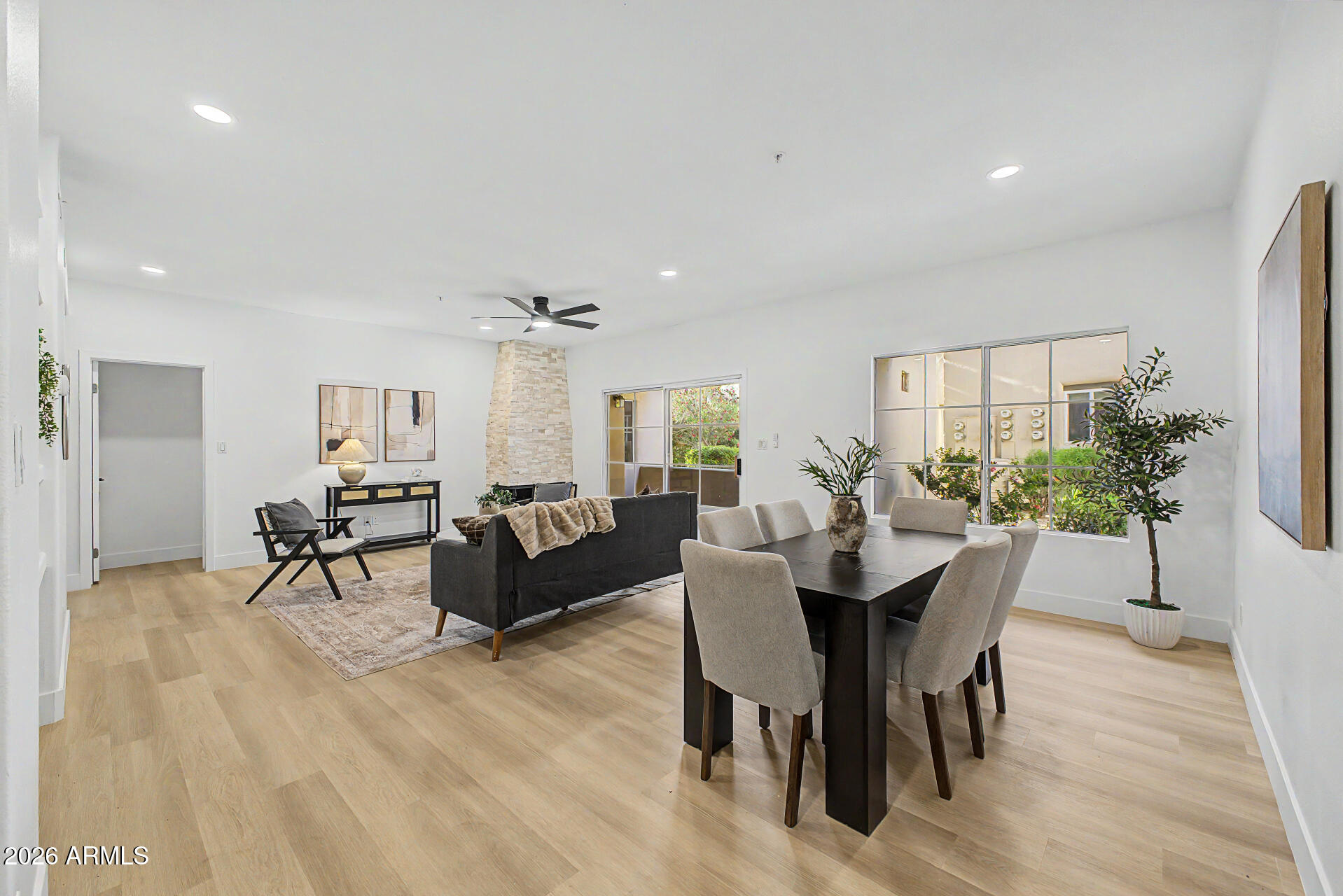 MISSION DEL ARROYOS CONDOMINIUM - Residential