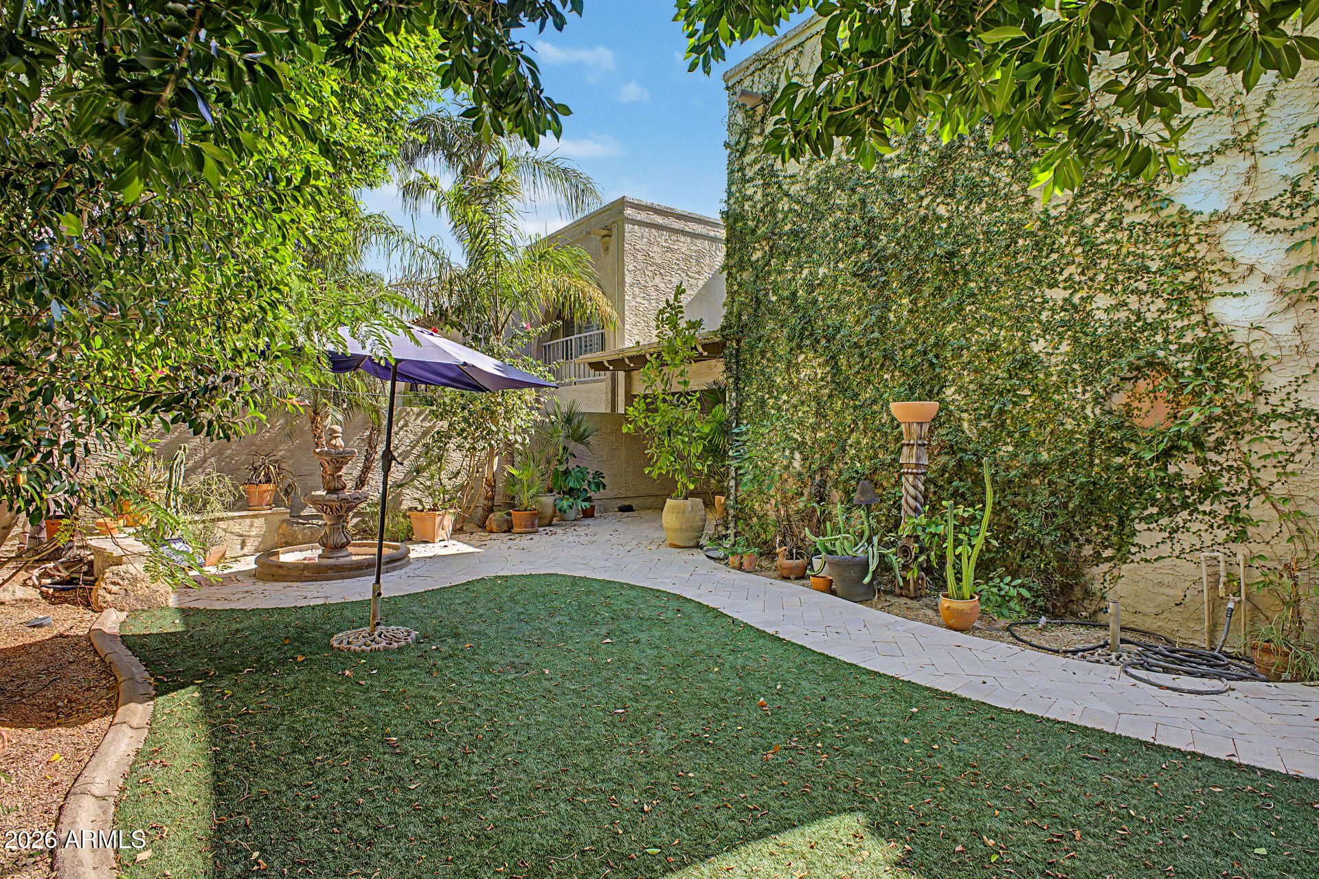 LAS PALOMAS - Residential