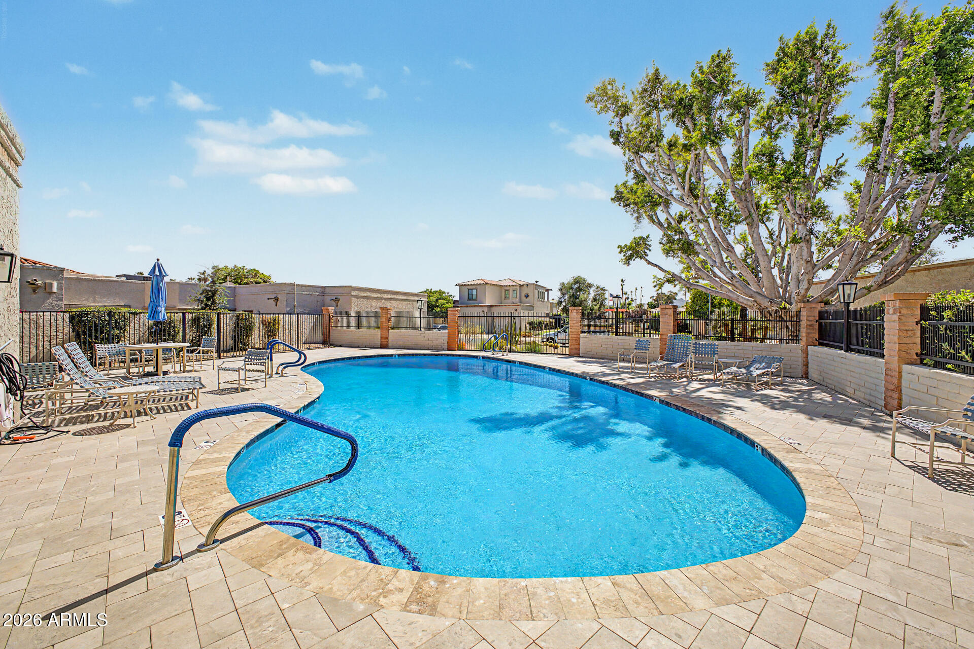 LAS PALOMAS - Residential