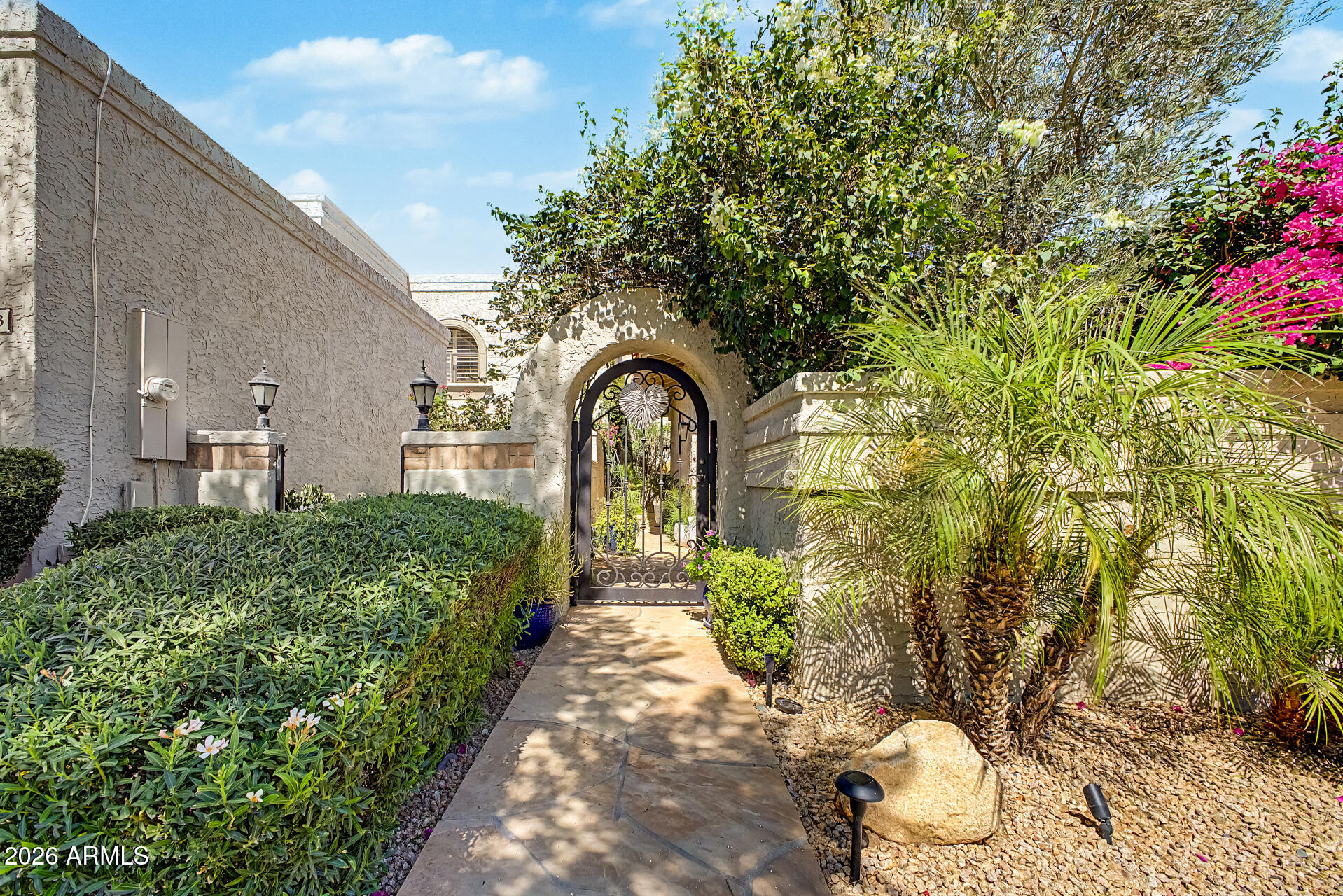 LAS PALOMAS - Residential