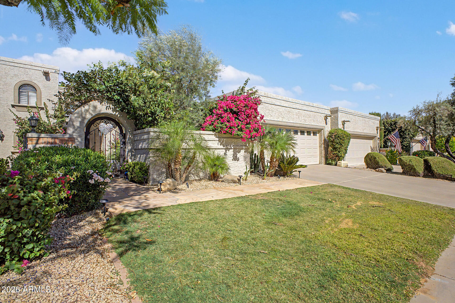 LAS PALOMAS - Residential