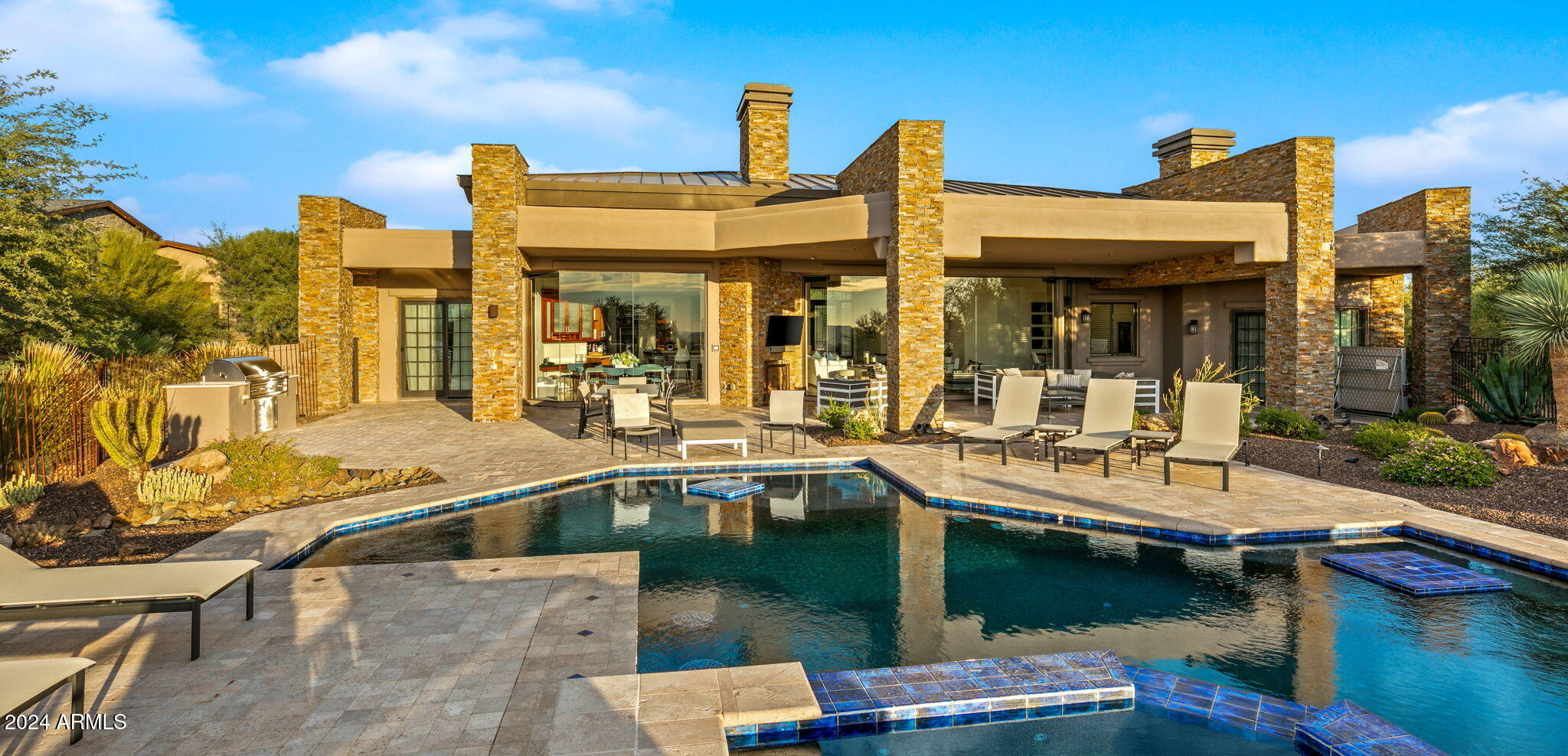 MIRABEL Club - Residential