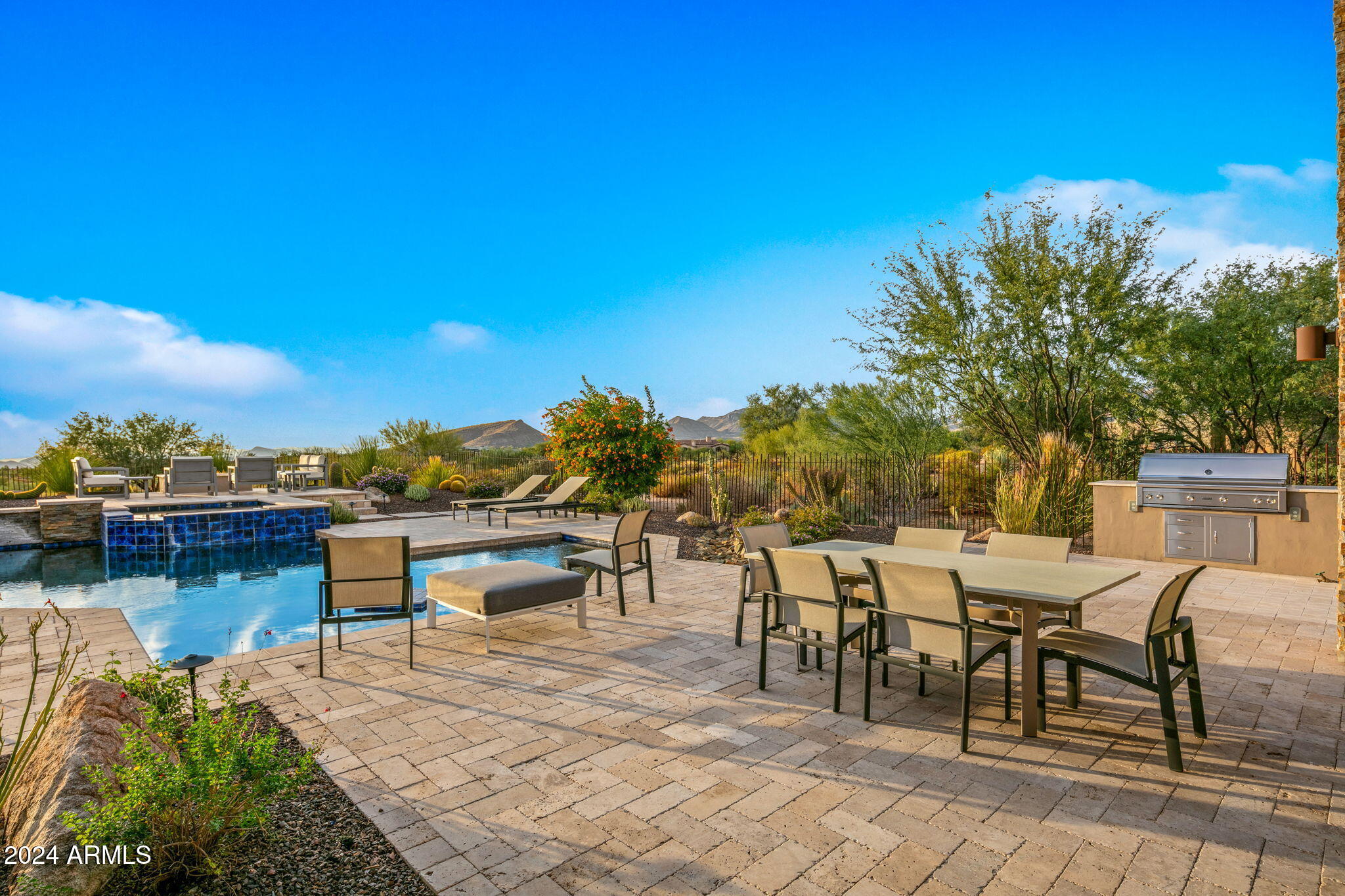 MIRABEL Club - Residential