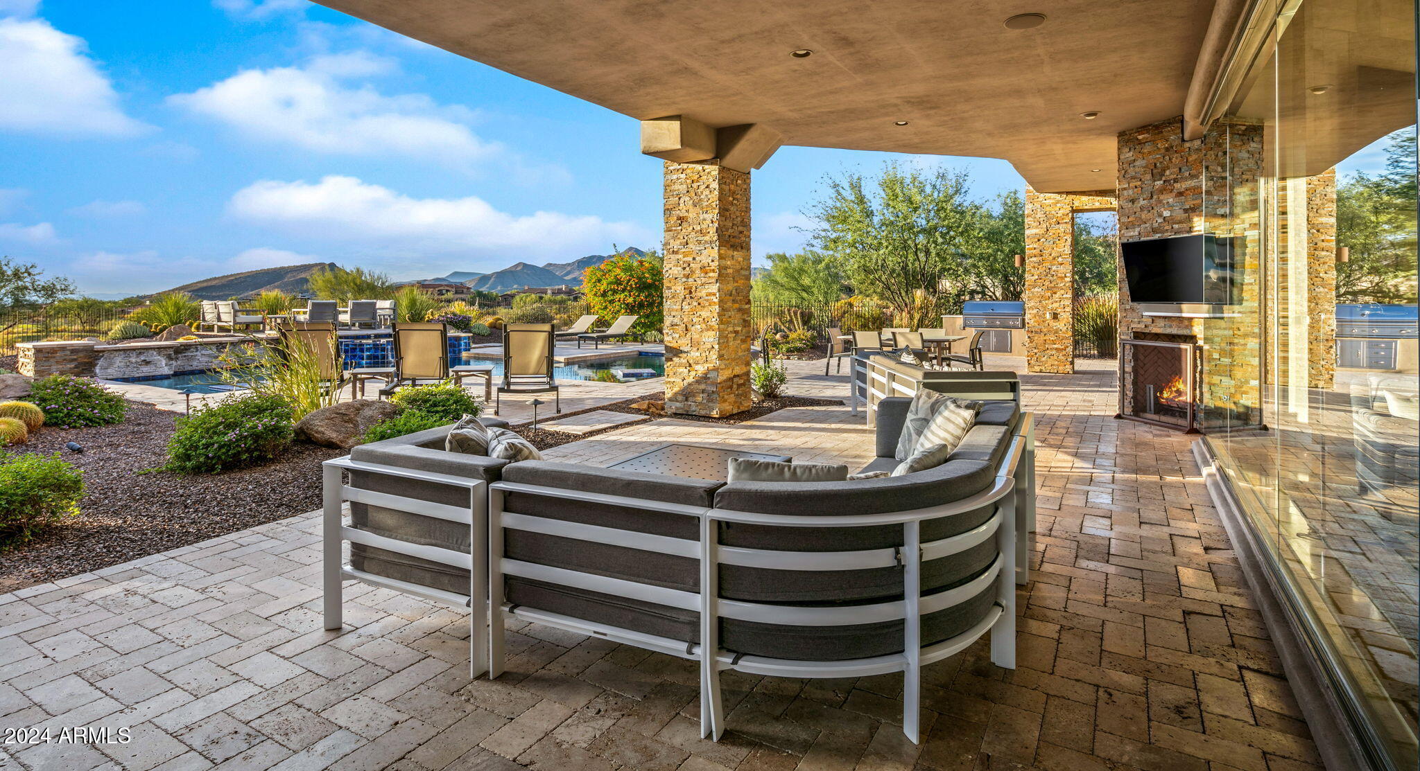 MIRABEL Club - Residential