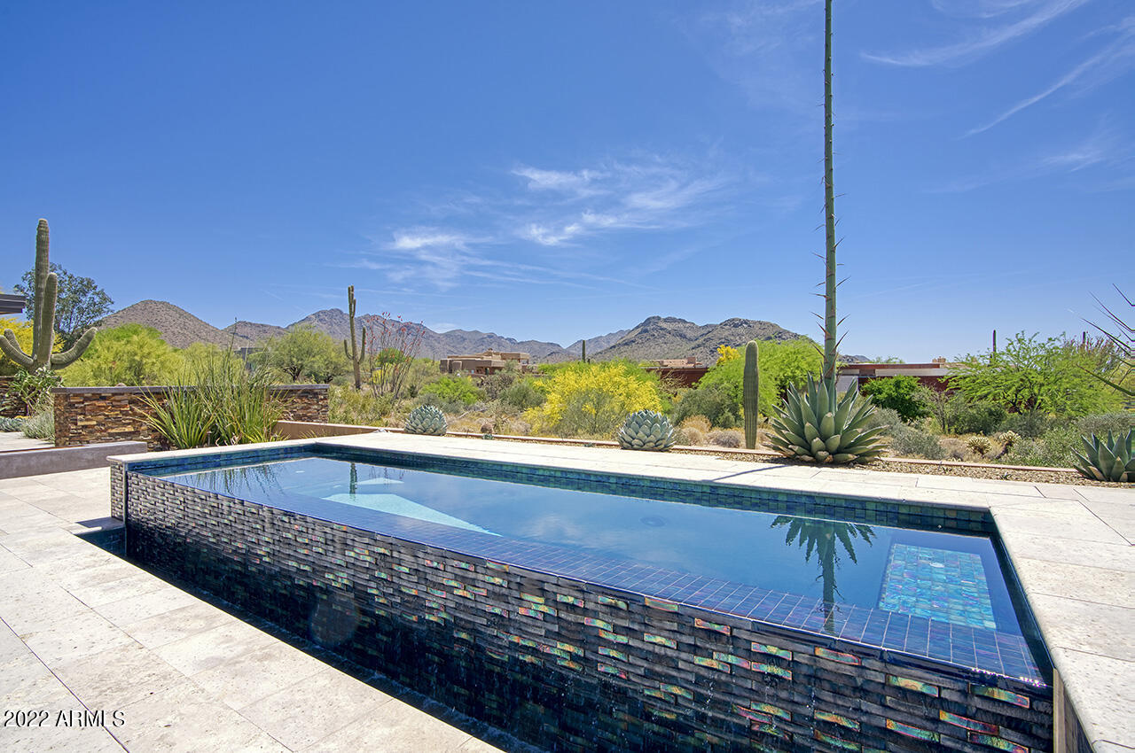 PINNACLE PEAK VISTAS - Residential