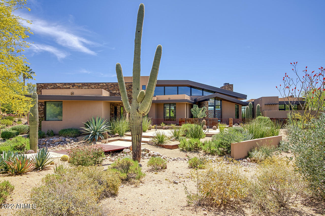 PINNACLE PEAK VISTAS - Residential