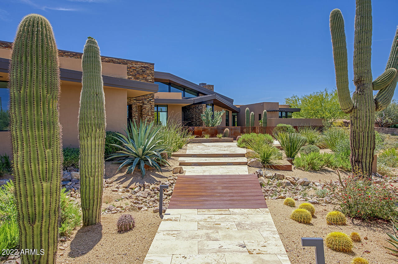 PINNACLE PEAK VISTAS - Residential