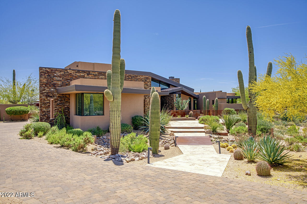 PINNACLE PEAK VISTAS - Residential