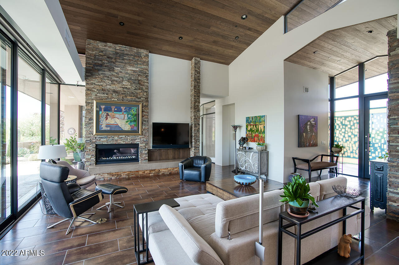 PINNACLE PEAK VISTAS - Residential
