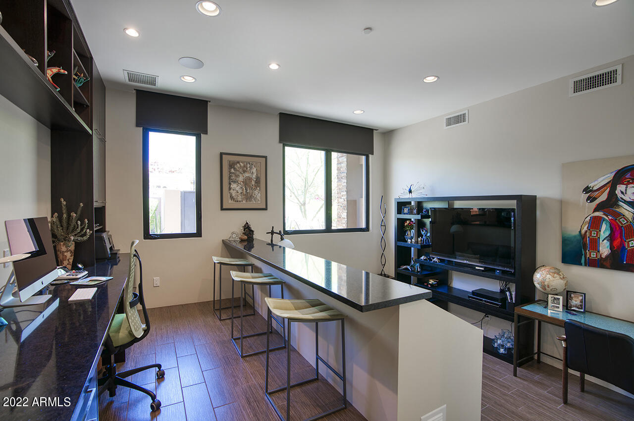 PINNACLE PEAK VISTAS - Residential