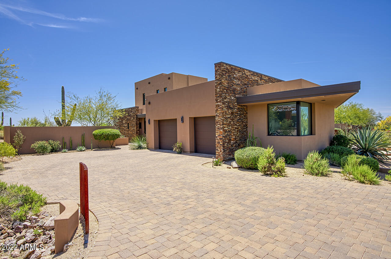 PINNACLE PEAK VISTAS - Residential